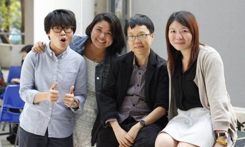 與嶺南大學學生，香港，2015，攝影：Mavis Siu